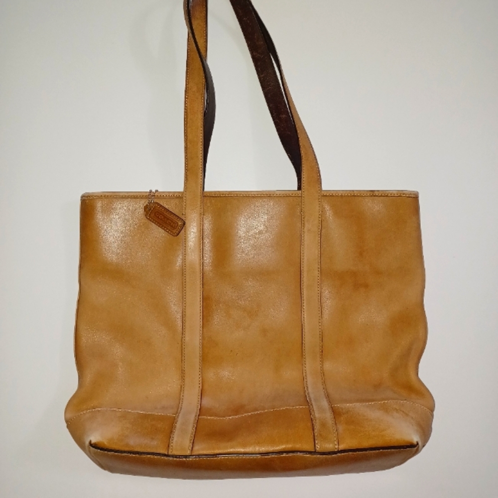 Vintage Coach Elegant Tan Nubuck Leather Tote Bag